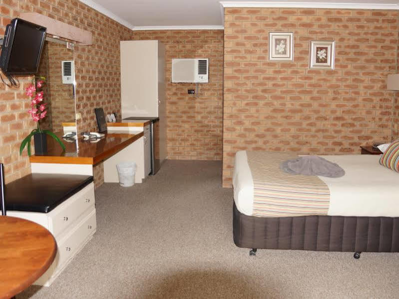 Jolly Swagman Motor Inn Холбрук Экстерьер фото